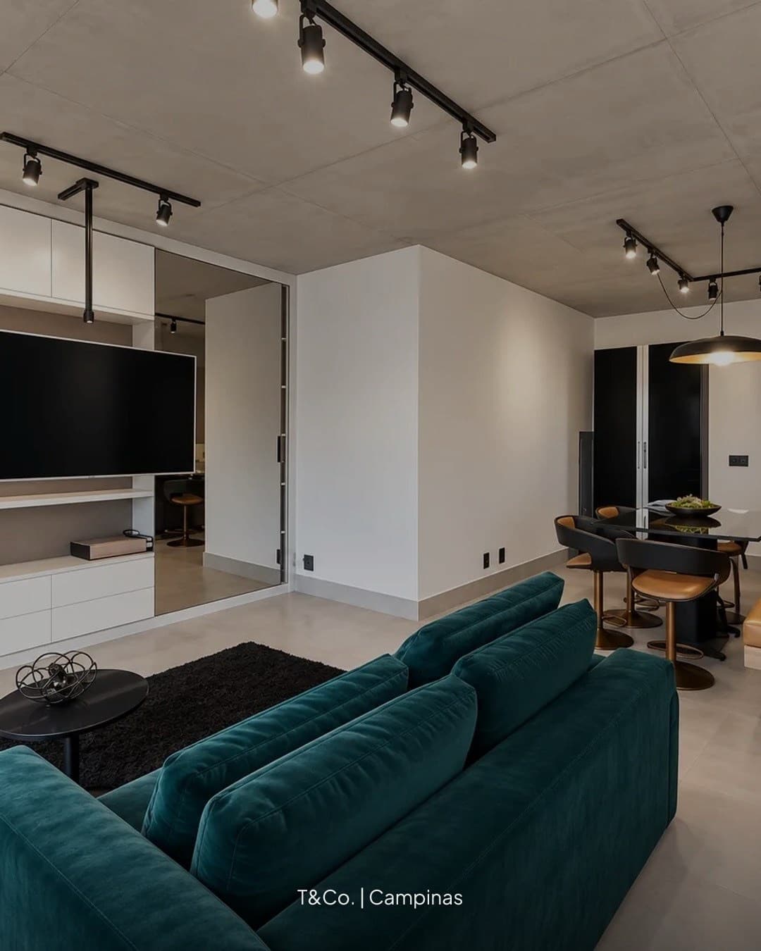 Apartamento à venda e locação no Maxhaus Cambuí I
Venda: R$ 1.100.000,00 | Locação: R$ 6.000,00/mês | 1 Quarto | 1 Vaga