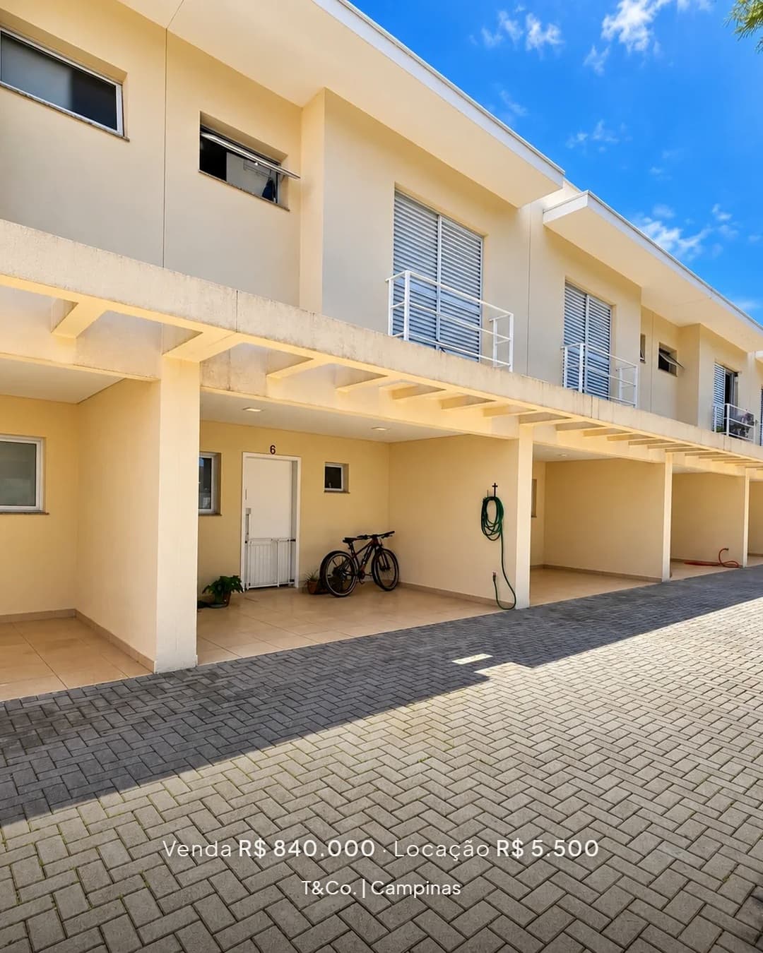 Sobrado em condomínio na Chácara Primavera, região das Mansões Santo Antônio, em Campinas. À venda ou para alugar. 🏡
P