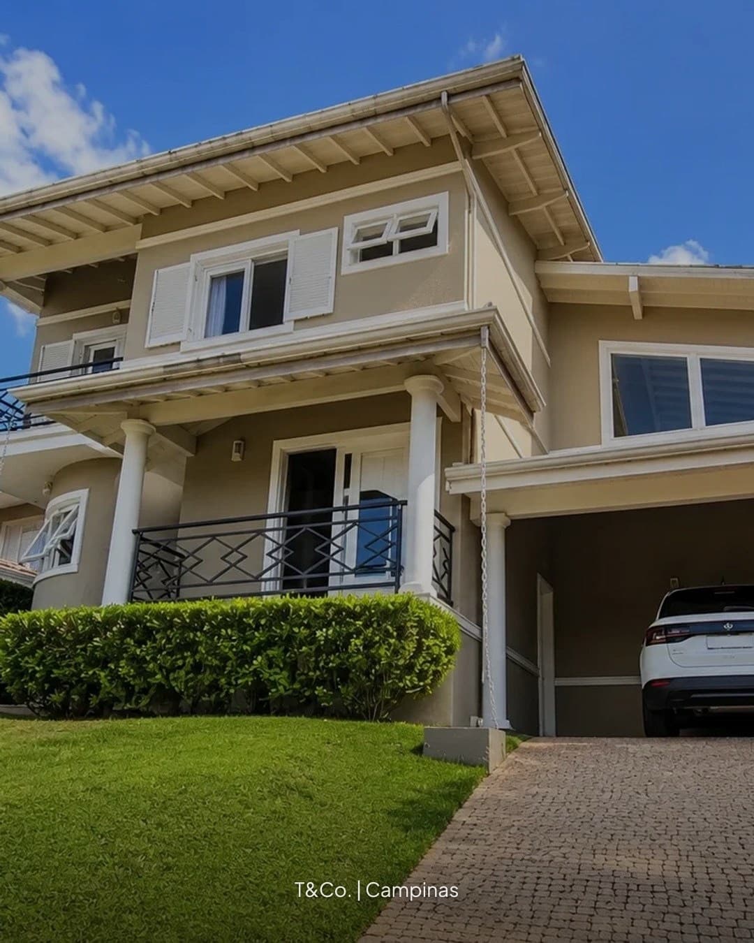 Casa à venda no Arboreto dos Jequitibás em Campinas/SP
R$ 2.750.000,00 | 4 Suítes | 4 Vagas | 410m² Área Construída | 8