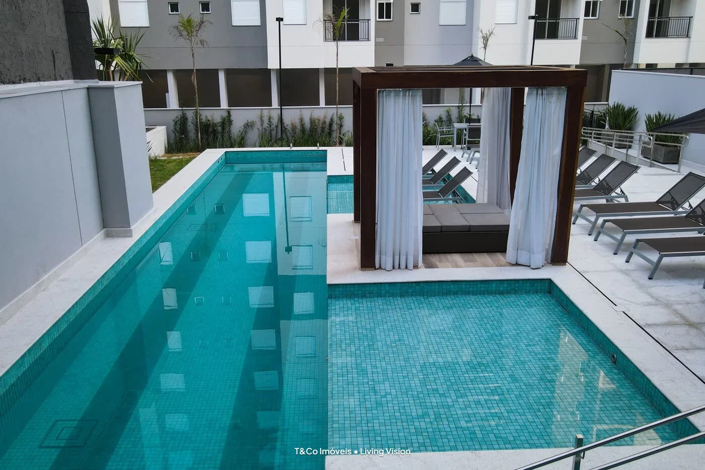 Living Vision em Bonfim, Campinas: Piscina com raia e bangalô (foto)